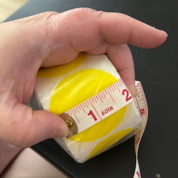 Blank round yellow sticker labels for printing - Picture 5 of 6